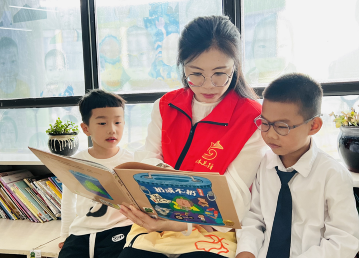 如皋高新区开展“书香润心灵 分类筑绿梦”主题阅读活动