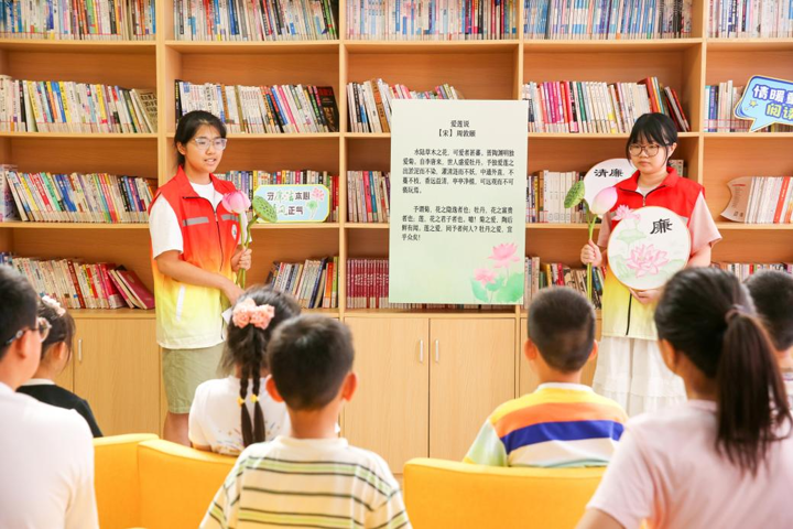 如皋如城街道：童心扬清风 纸扇画廉洁